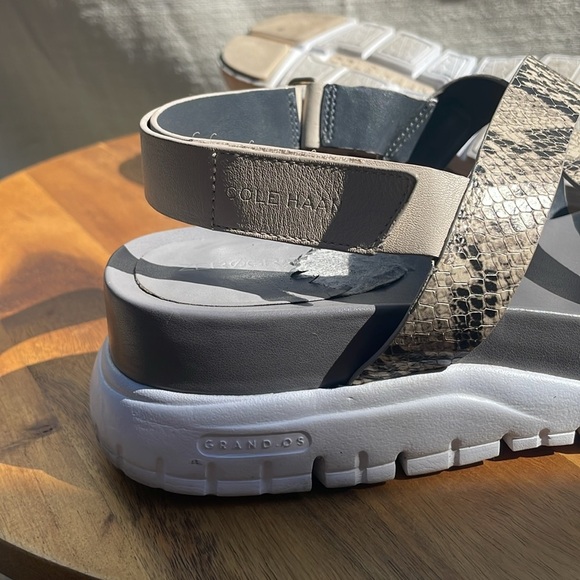 Cole Haan Zerogrand Criss Cross Gladiator Sandals, Roccia/Sandshell/White Size 9 - Picture 11 of 11